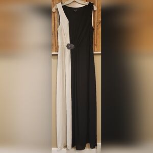 Nine West Black and White Elegant Dress With Rhinestone Detail